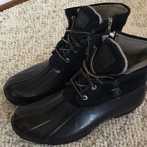 Almost new women’s Sperry boots.